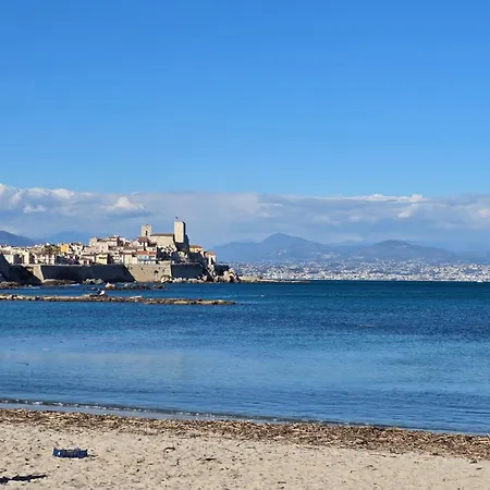 Devant La * Antibes